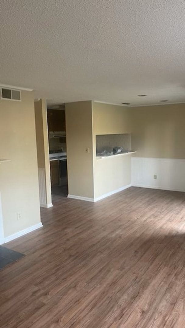 Building Photo - 1 bedroom 1 bath unit in Tanglewood Farms