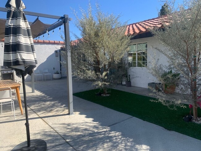 Building Photo - Beautiful Three Bedroom