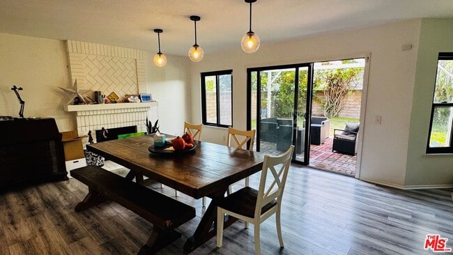 Building Photo - 6479 Bradley Pl