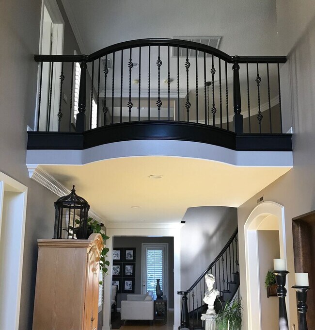 Building Photo - 5 Bed, 5 bath cul-de-sac Executive Home