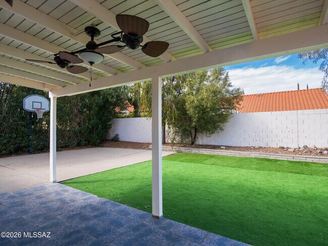 Building Photo - 9599 E Dunnigan Dr