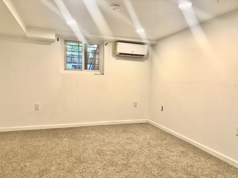 Building Photo - 2009 Flagler Pl NW