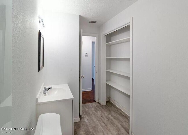 Building Photo - 1611 W 30th St