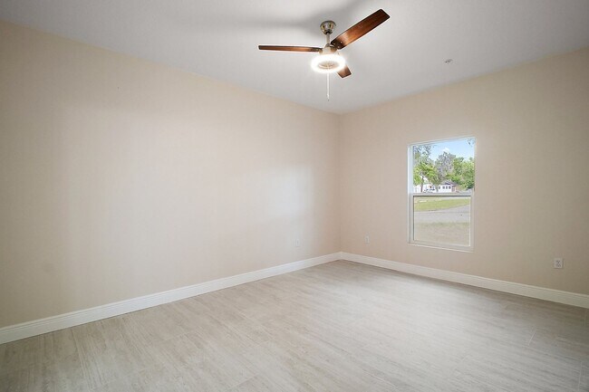 Building Photo - Luxury 2 Bed 2 Bath, Downtown Eustis Full ...