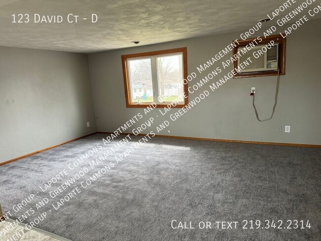 Building Photo - Large Two Bedroom with Garage Available Ap...