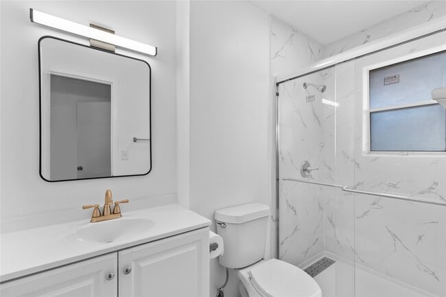Building Photo - 5607 Viking Dr