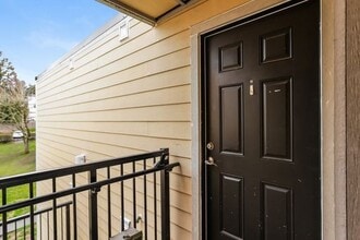 Building Photo - 2 bedroom 1 bath Condo for Rent in Everett WA