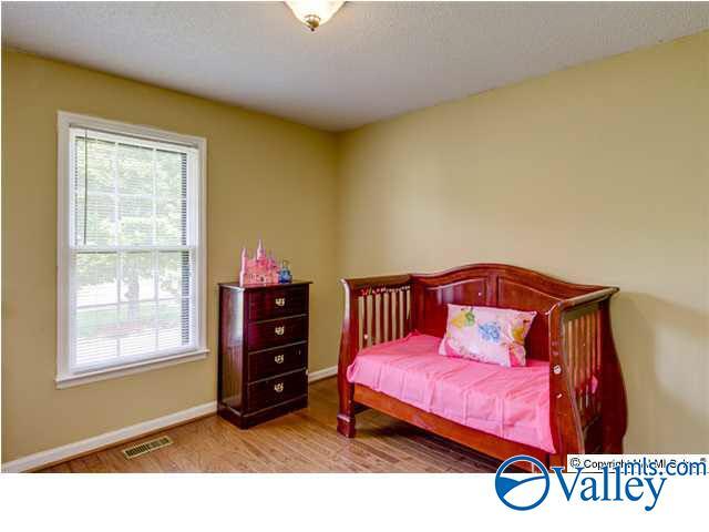 Building Photo - 127 Frankie Ln