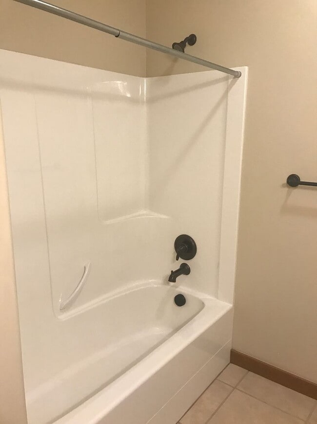 Building Photo - Single Family Home for Rent in Bozeman