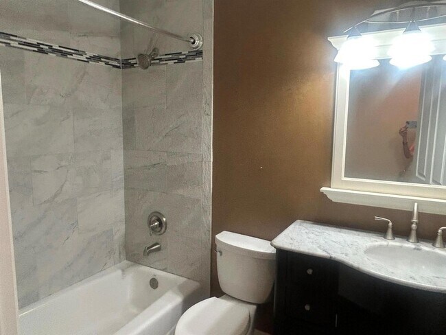 Building Photo - 8526 SW Westwood Ln