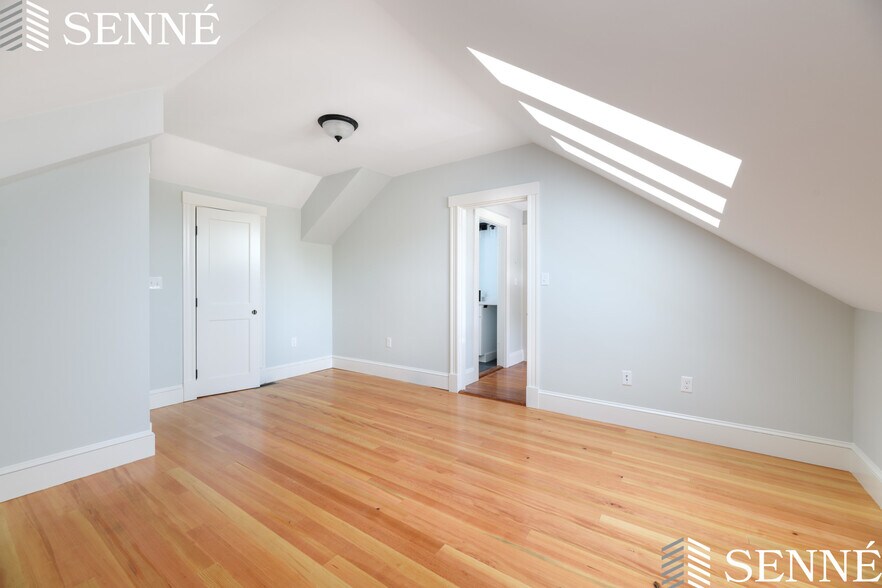 Building Photo - 159 Corey St