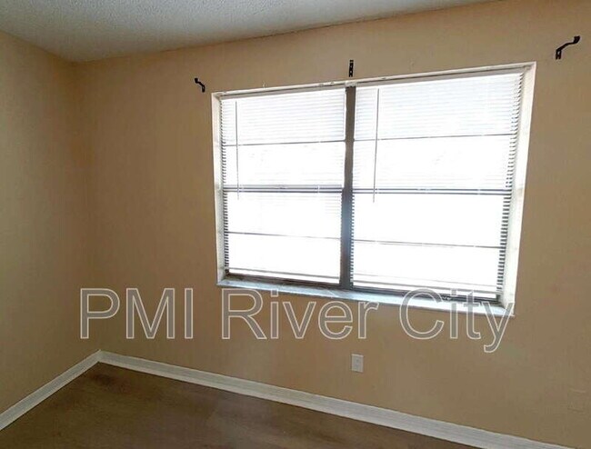 Building Photo - 467 Lombard St