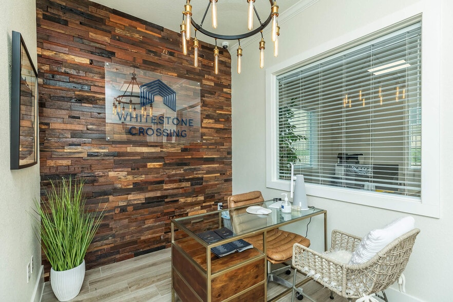 Building Photo - Room in Townhome on W Whitestone Blvd