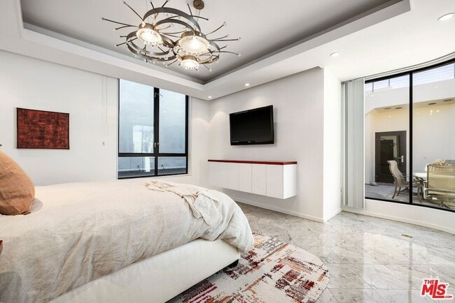 Building Photo - 3007 Ocean Front Walk