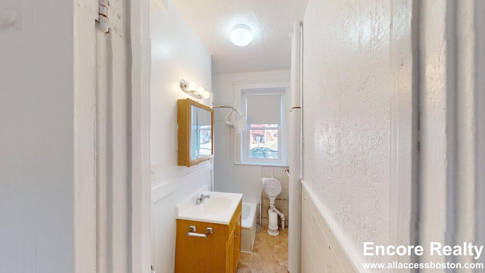 Building Photo - 1750 Commonwealth Ave