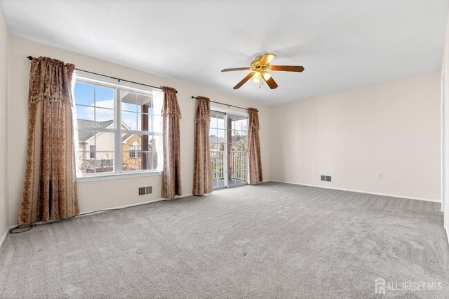 Building Photo - 421 Plymouth Rd