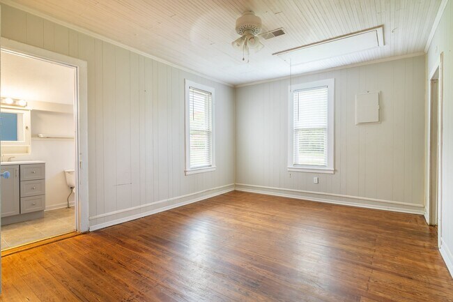 Building Photo - Charming Restored home in Bibb City