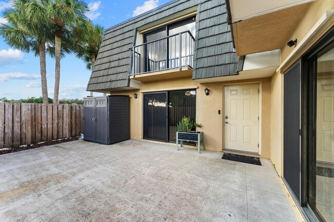 Building Photo - 2410 24th Way