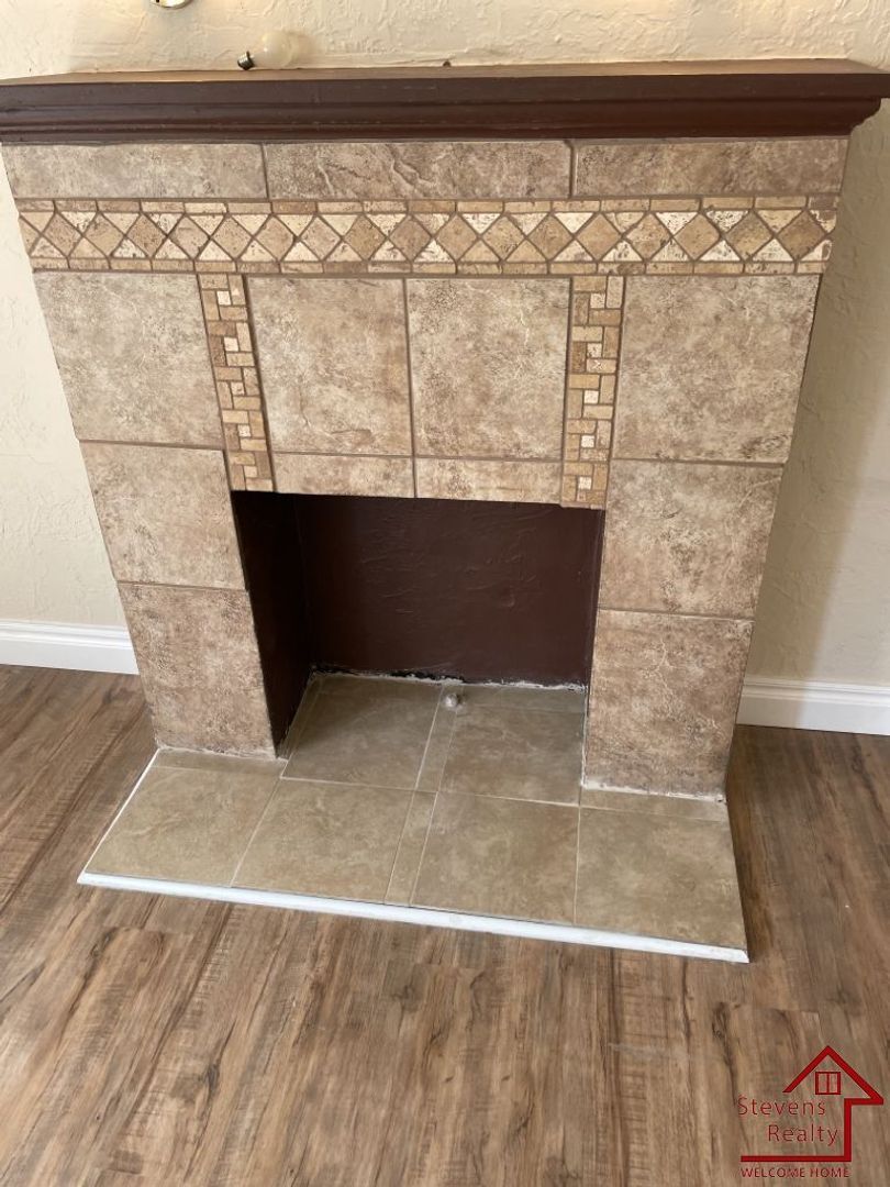 Building Photo - 1609 SW B Ave