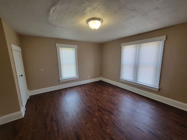 Building Photo - 24 Millville Ave 2BR/1BA (West Hamilton)