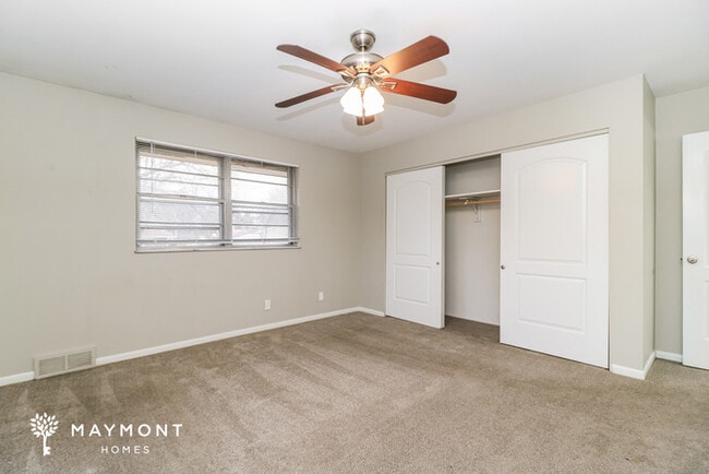 Building Photo - Comfortable Living in Florissant