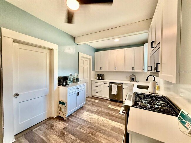 Building Photo - 3805 N Arlington Ave