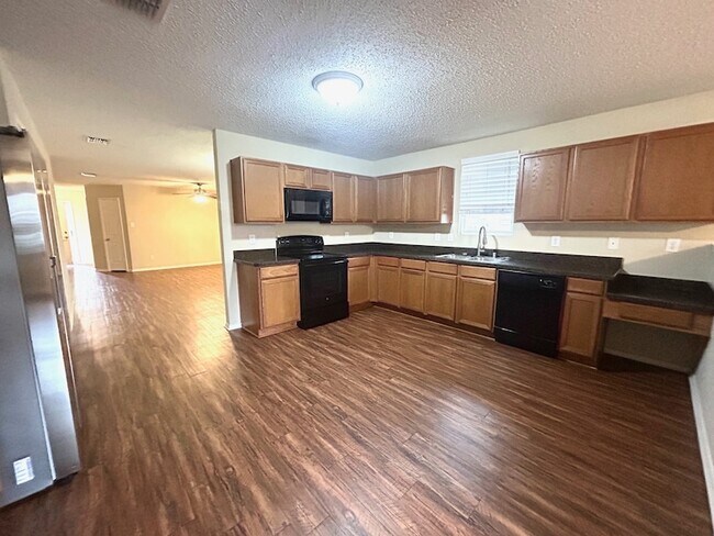 Building Photo - 3516 Clydesdale Dr