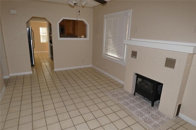 Building Photo - 210 43rd Ave N