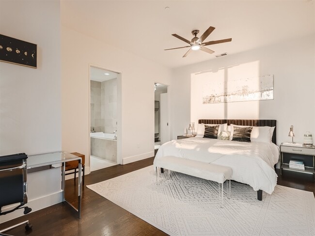 Building Photo - 2200 Victory Ave