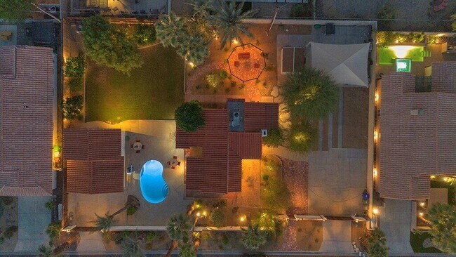 Building Photo - 52123 Avenida Diaz