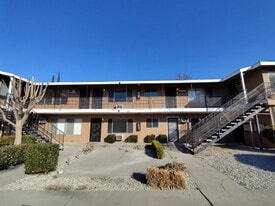 Building Photo - 502 W 34th St