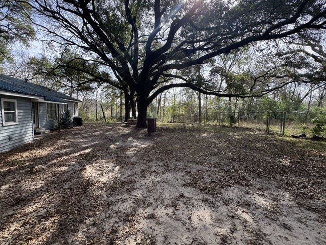 Building Photo - 7148 State Hwy 75 S