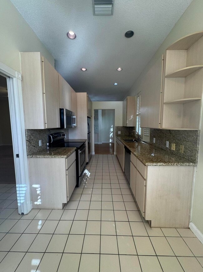 Building Photo - 900 Bear Island Cir