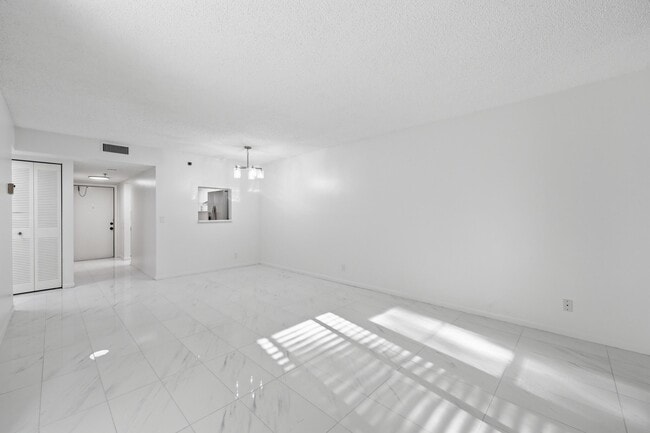 Building Photo - 4700 Lucerne Lakes Blvd W