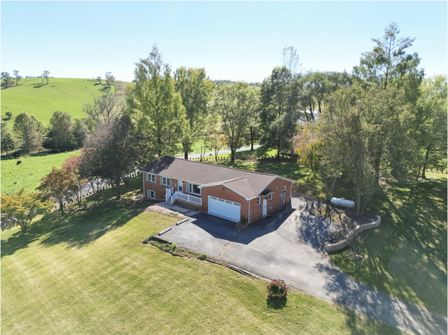 Primary Photo - 20 Buckland Dr