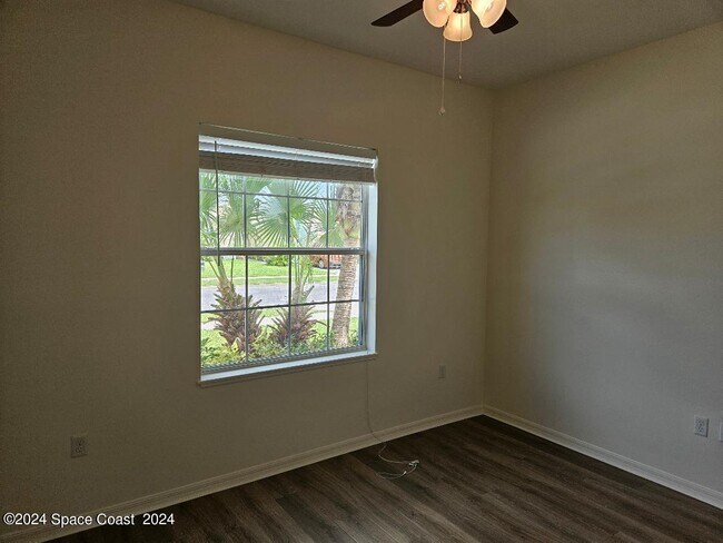 Building Photo - 3335 Burdock Ave