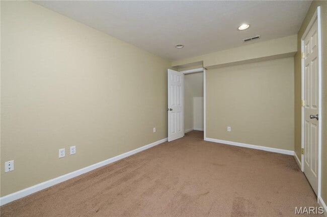 Building Photo - Amazing 4 bedroom 3.5 Bath house