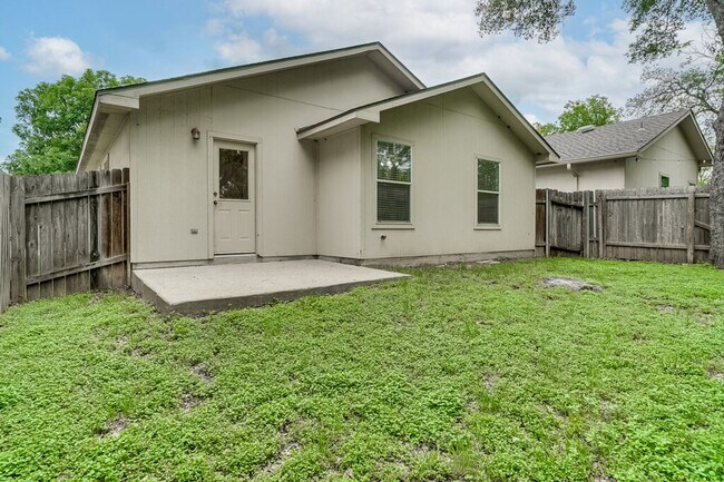 Building Photo - 1505 Strickland Dr