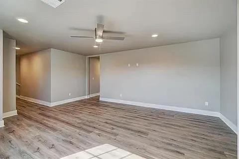 Building Photo - 620 Abadan Dr