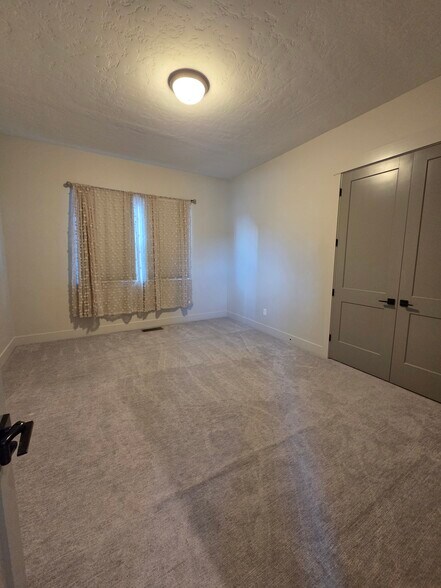 Building Photo - 8376 W Brooks Dr