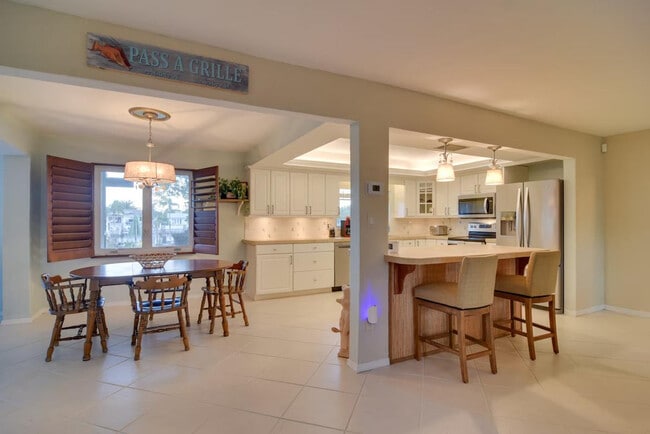 Building Photo - 301 N Tessier Dr