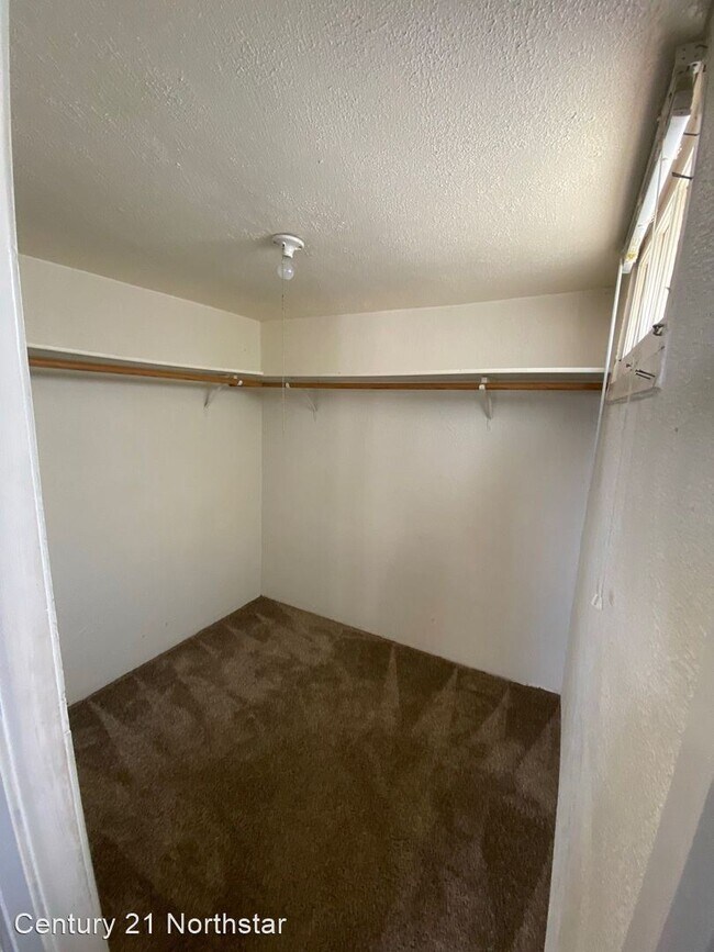 Building Photo - 1 br, 1 bath House - 719 S 10th Ave B