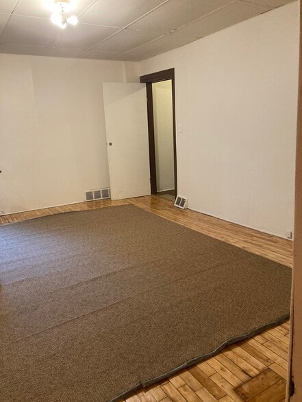 Living Room - 3805 Greensprings Ave