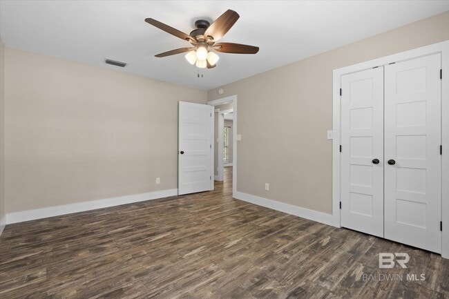 Building Photo - 10 Troyer Ct