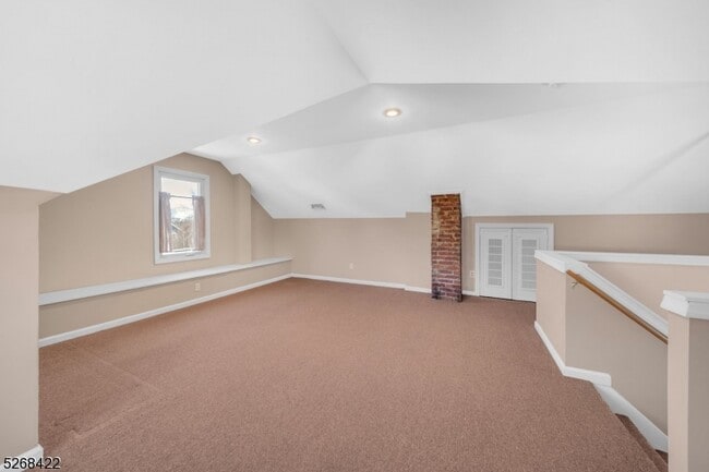 Building Photo - 83 Burnside Ave