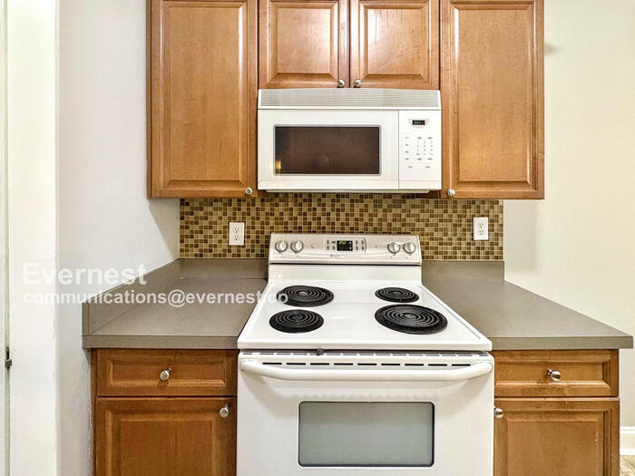 Building Photo - 5808 Colony Ln