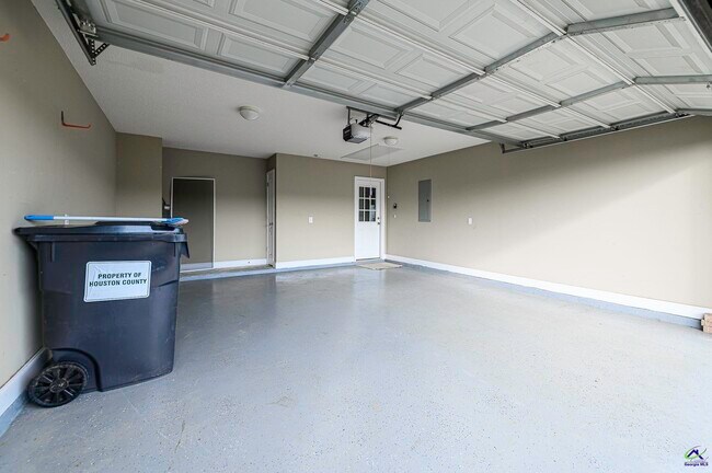 Building Photo - 307 Nile Ln