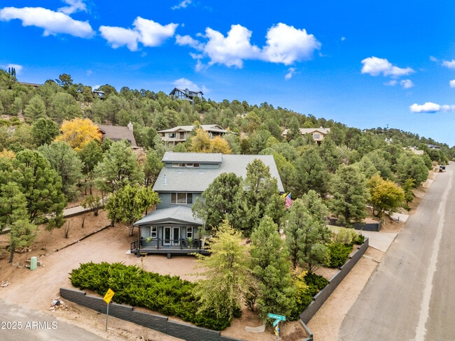 Building Photo - 1207 N Arrowhead Dr