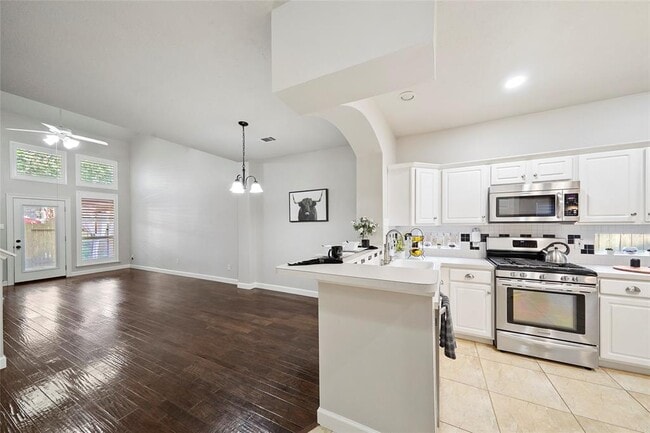 Building Photo - 2351 Summit Way Ct