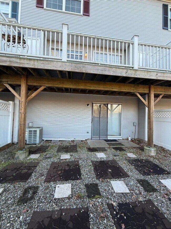 Building Photo - 1902 Bayley Ct